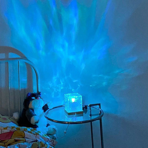 AquaGlow Ripple Lamp – Lamp met watergolfprojectie, 16 kleuren en USB-oplaadfunctionaliteit, perfect voor een rustgevende sfeer in huis.